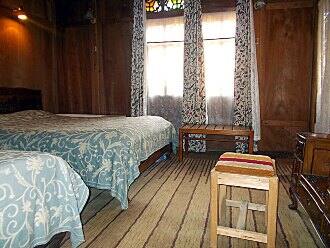 Wangnoo Sheraton Houseboat, Srinagar 2